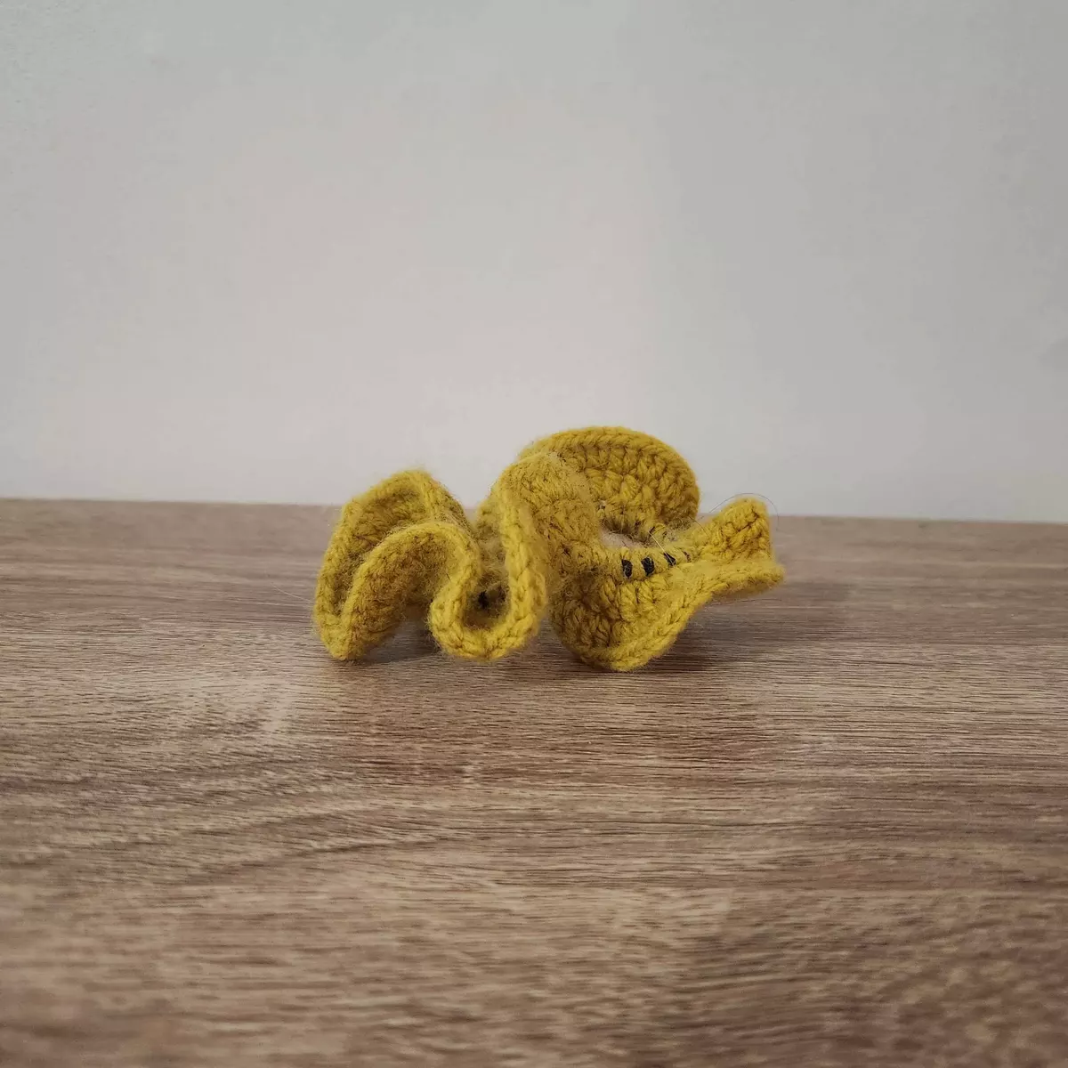 Chouchou en crochet - accessoire mignon avec finitions soignées - création faite main