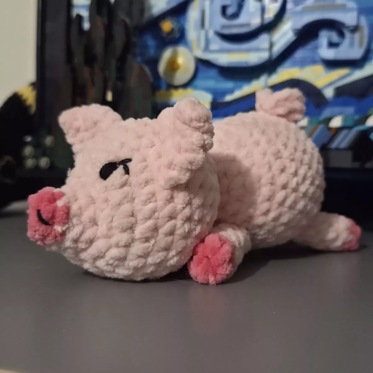 Cochon en crochet - peluche artisanale vue de face
