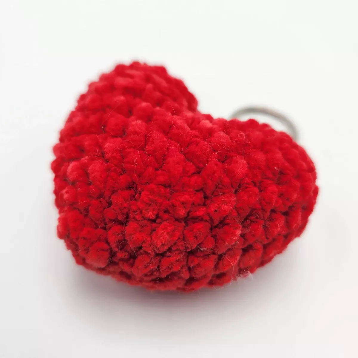 Mini-Coeurs - Mini coeur en crochet - peluche douce, vue de face - création faite main