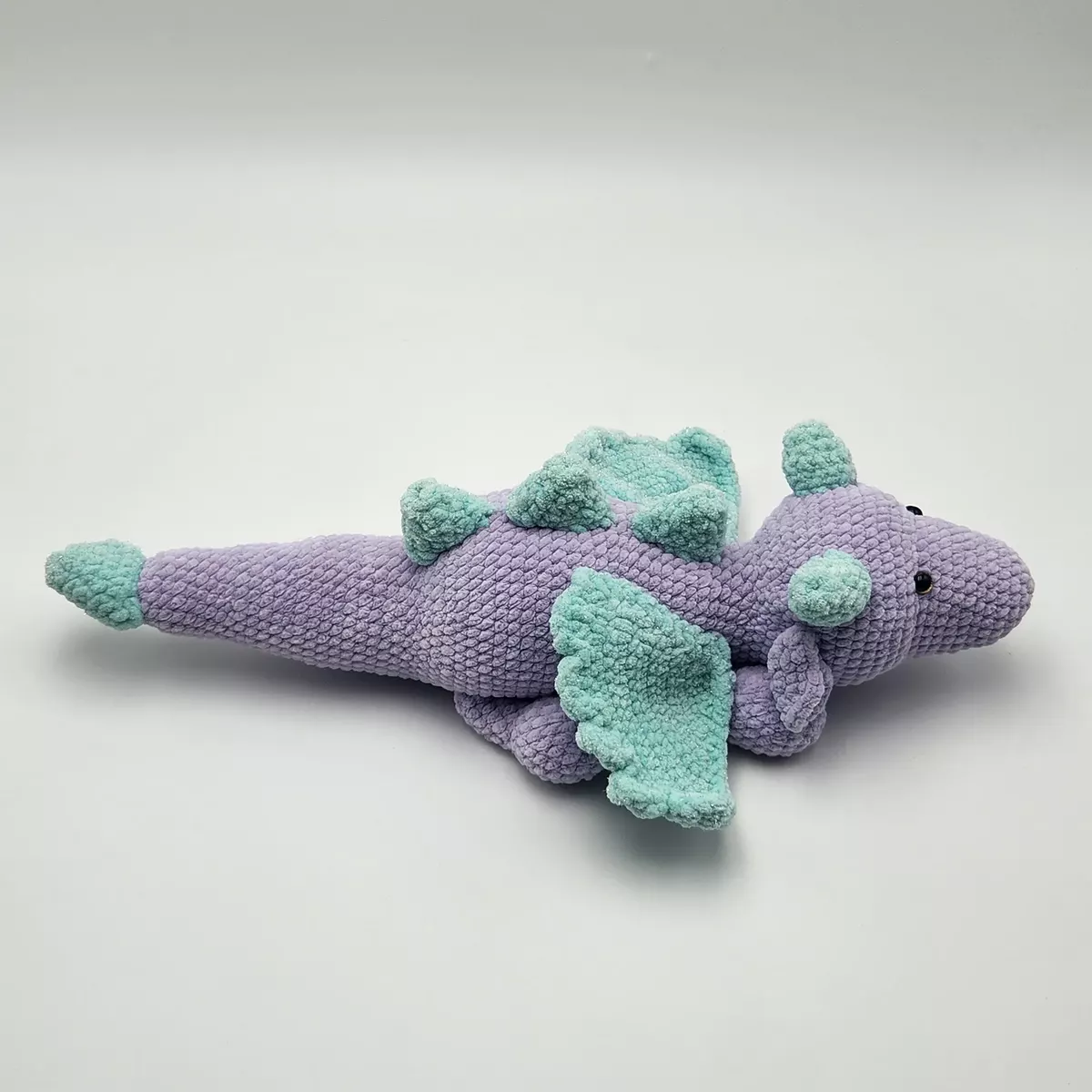 Dragons - Dragon en crochet - peluche artisanale vue latérale