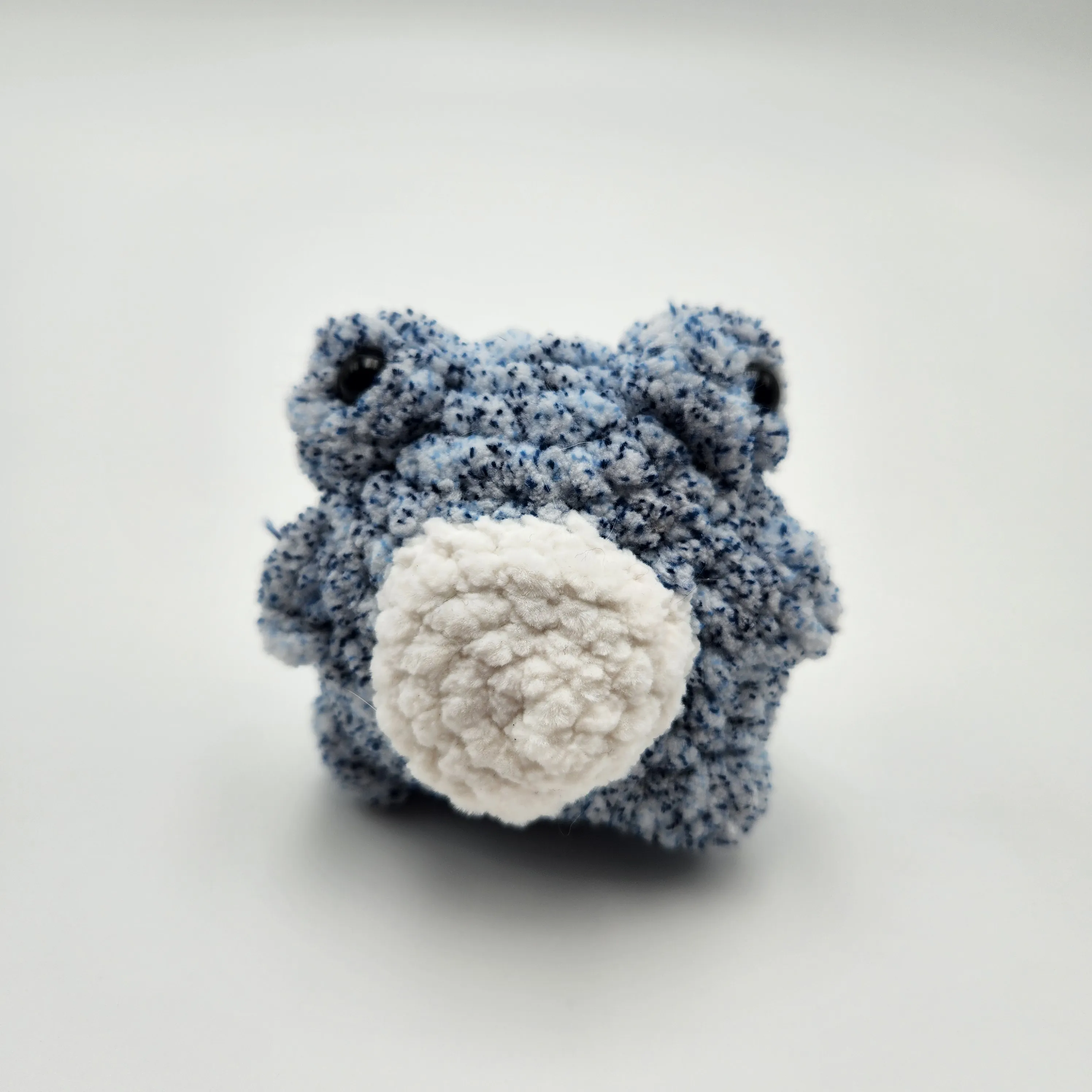 Grenouilles - Grenouille en crochet - peluche faite main, vue rapprochée