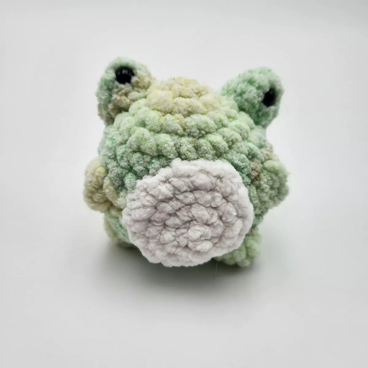 Grenouilles - Grenouille en crochet - peluche artisanale, vue de face