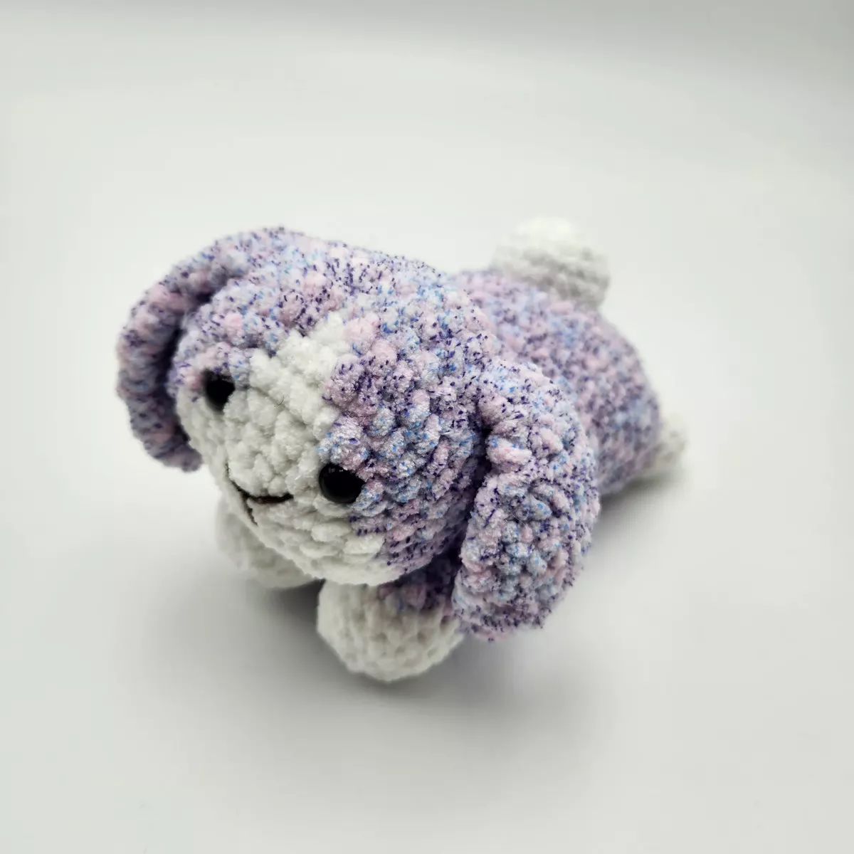 Lapins - Lapin en crochet - peluche artisanale douce, vue latérale