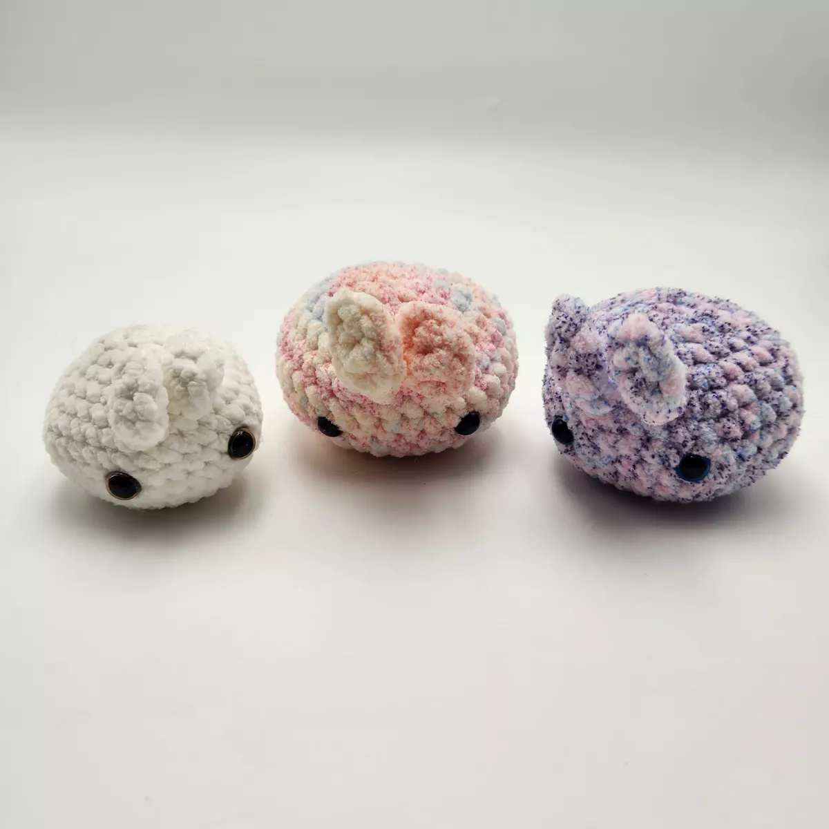 Lapin marshmallow en crochet - peluche mignonne avec finitions soignées - création faite main