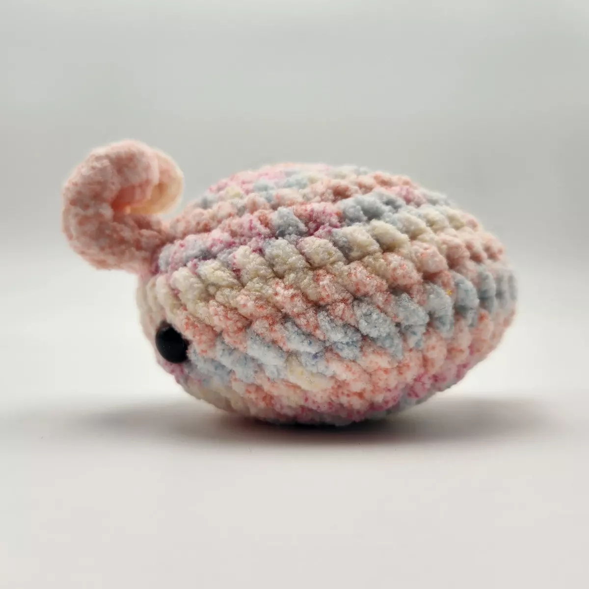 Lapin marshmallow en crochet - peluche mignonne avec finitions soignées - création faite main