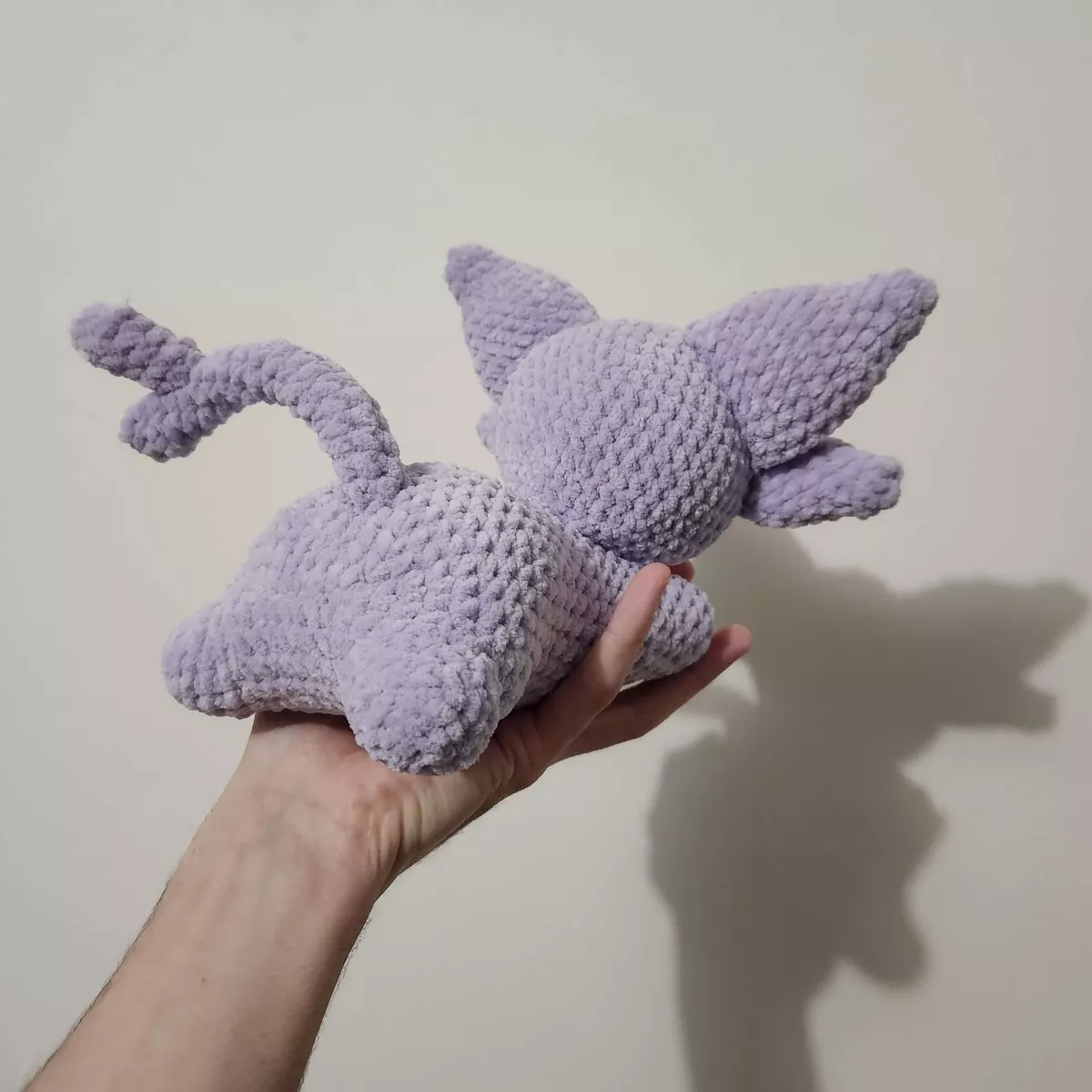Mentali crochet artisanal - détails brodés pour collectionneur