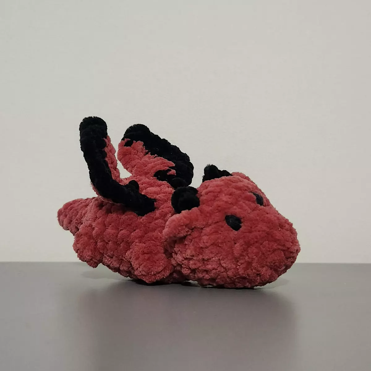 Mini-Dragon - Mini dragon en crochet - peluche miniature vue latérale - création faite main