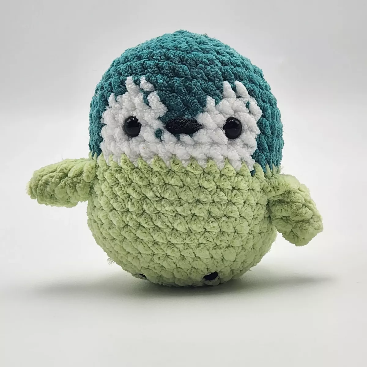 Oiseaux boule - Oiseau boule en crochet - peluche artisanale, vue de face