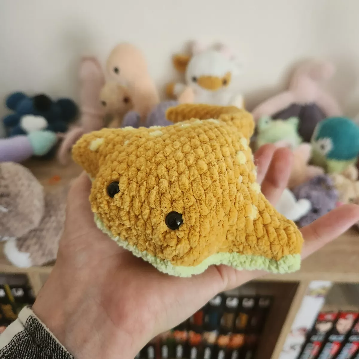 Raies - Raie en crochet - peluche artisanale vue arrière