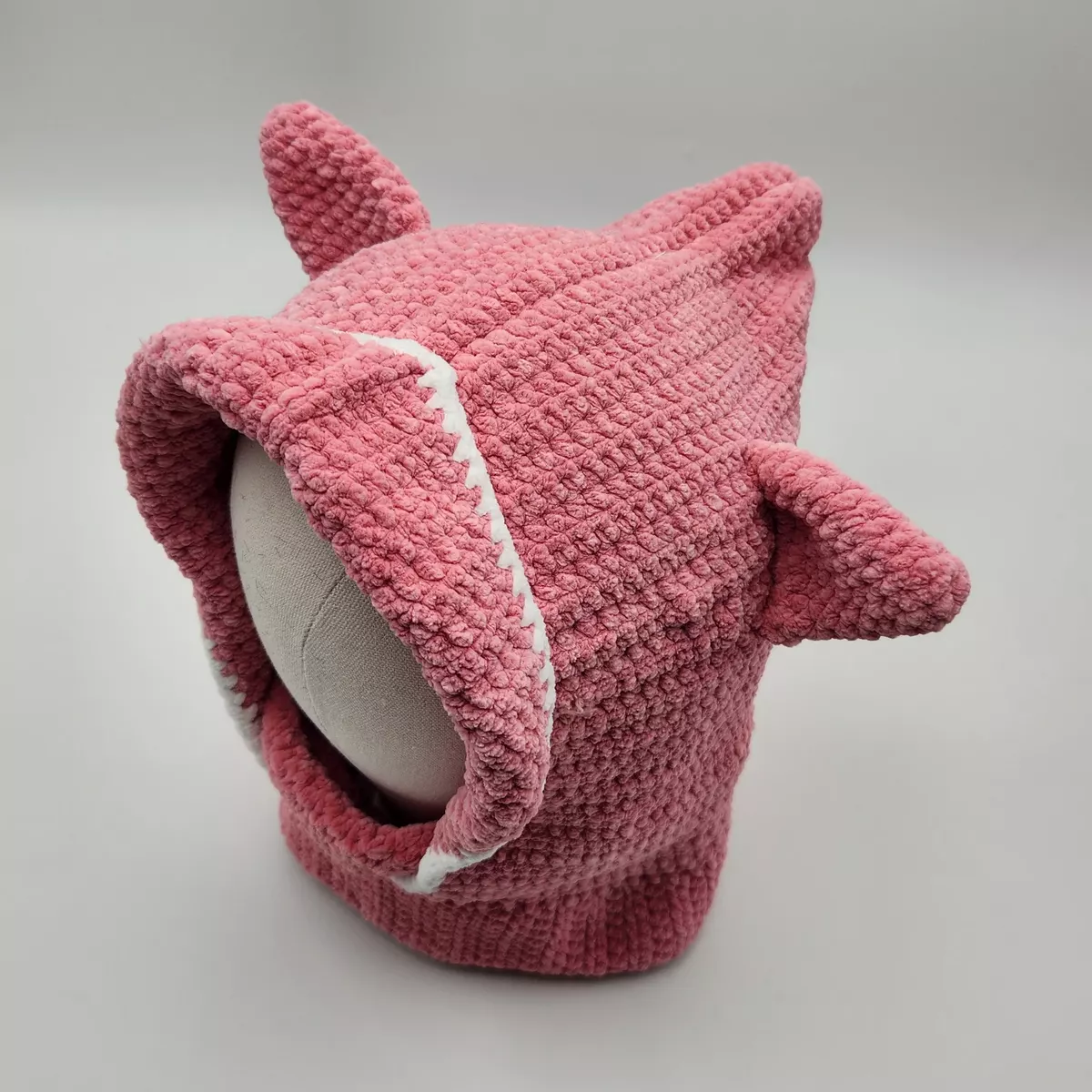 Snood à capuche chat en crochet - accessoire doux, vue latérale - création faite main