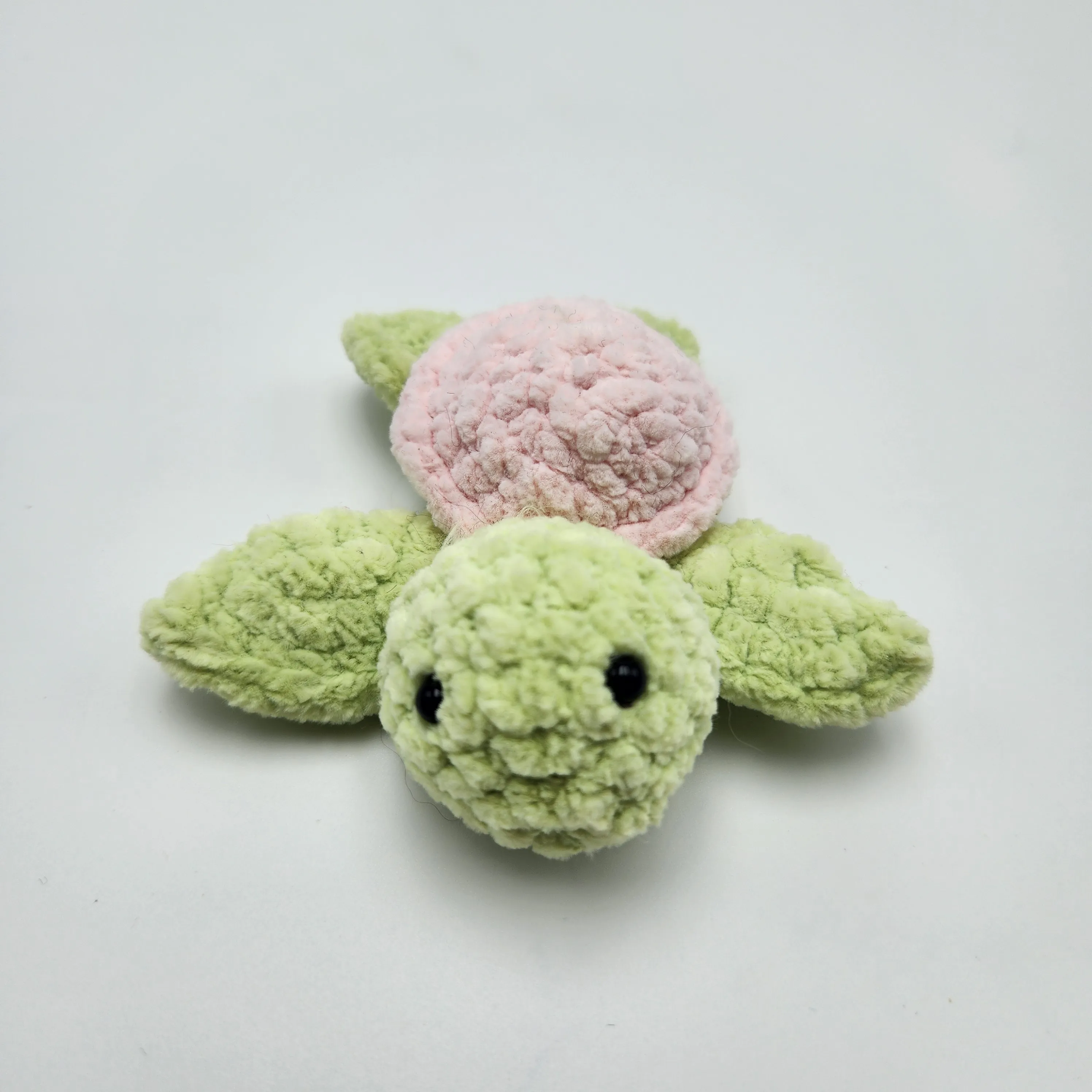 Tortues - Tortue en crochet Vert tendre & Rose - peluche faite main, vue de dessus