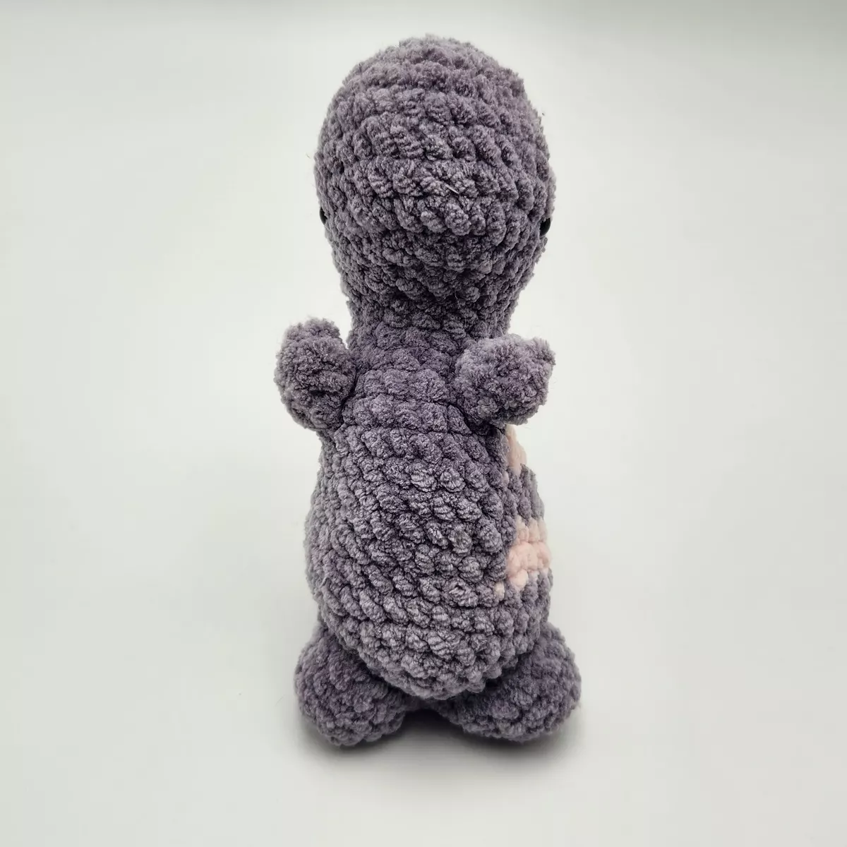 T-rex en crochet - peluche artisanale mignonne, vue de face