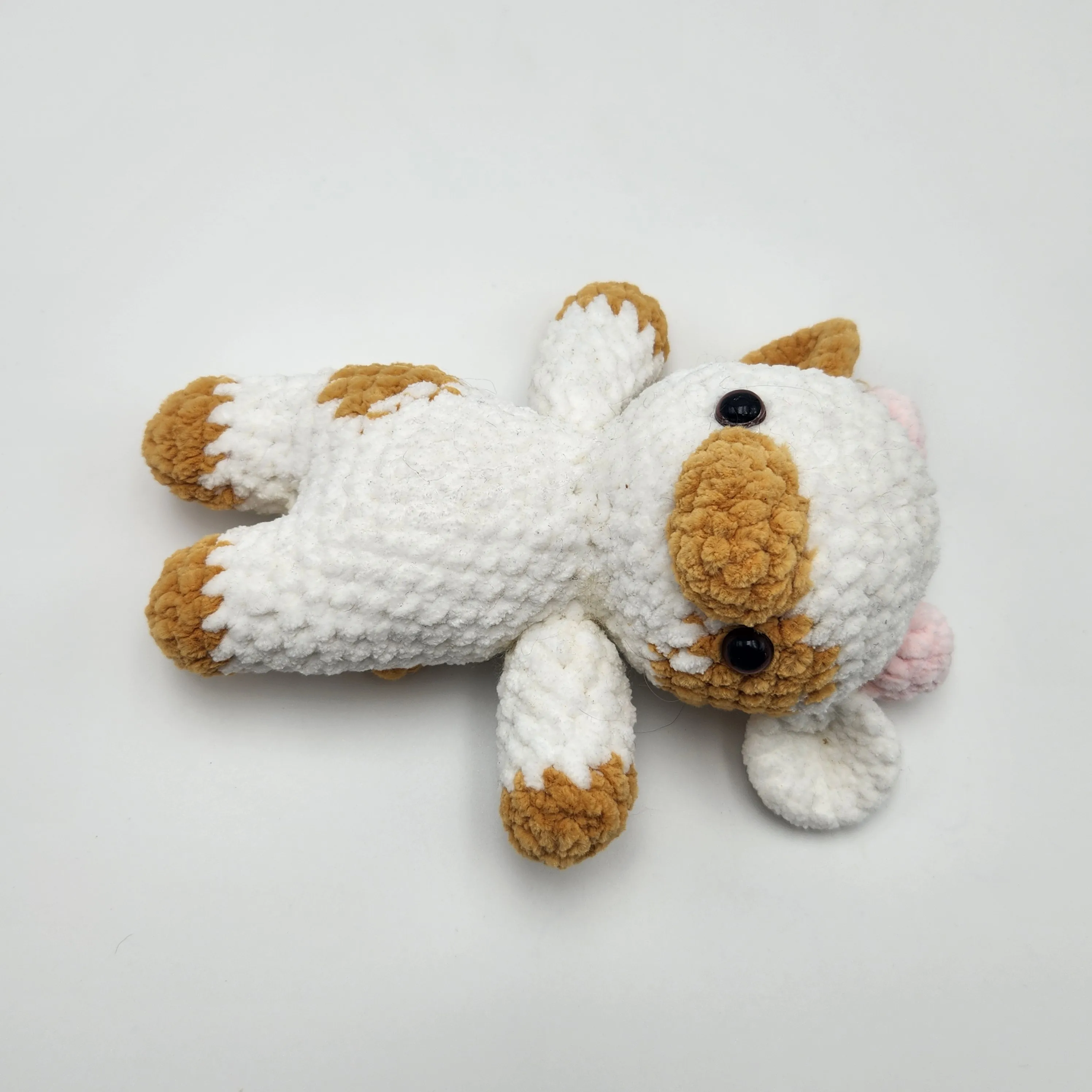 Vaches - Vache en crochet - peluche artisanale, vue latérale